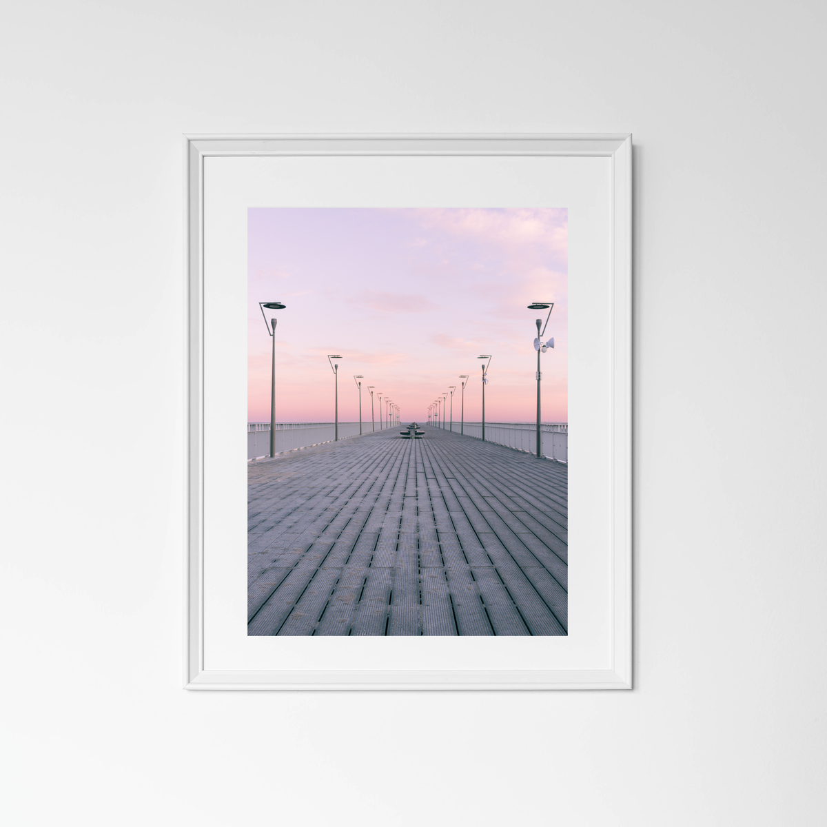 Plakat Nadmorski – Zimowe Molo w Pastelach